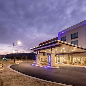 Holiday Inn Express & Suites - Marion, An Ihg Hotel